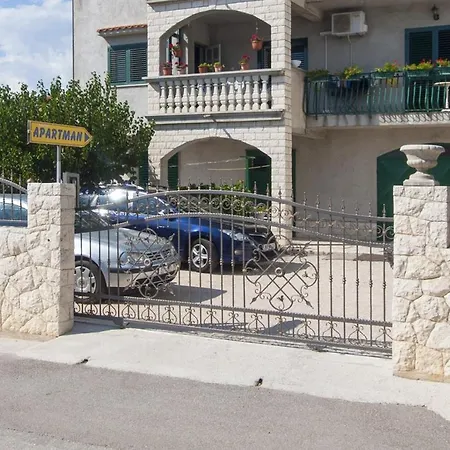 Daire With Parking Space Grebastica, Sibenik - 11572 Baselovici