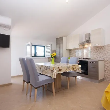 Daire With Parking Space Grebastica, Sibenik - 11572 Baselovici