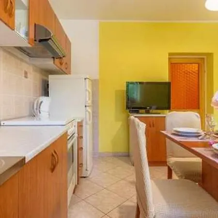 Apartments With Parking Space Grebastica, Sibenik - 11572 * Baselovici