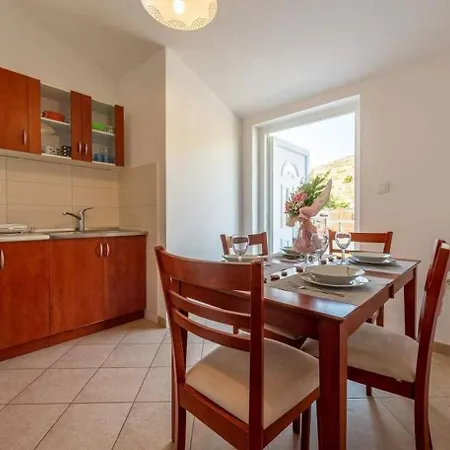 Daire With Parking Space Grebastica, Sibenik - 11572