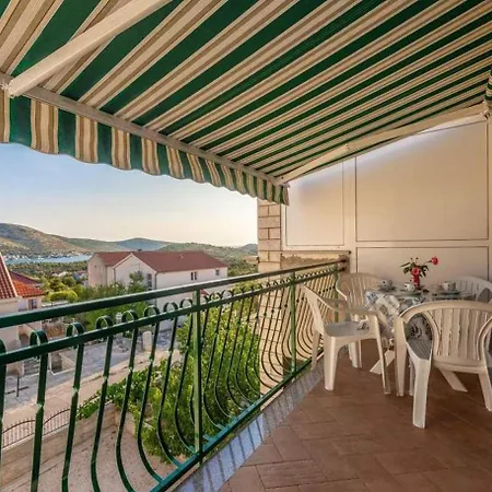 Apartments With Parking Space Grebastica, Sibenik - 11572 *