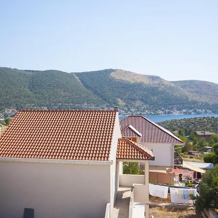 Apartments With Parking Space Grebastica, Sibenik - 11572 Apartman