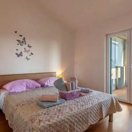 Apartment Apartments With Parking Space Grebastica, Sibenik - 11572 *