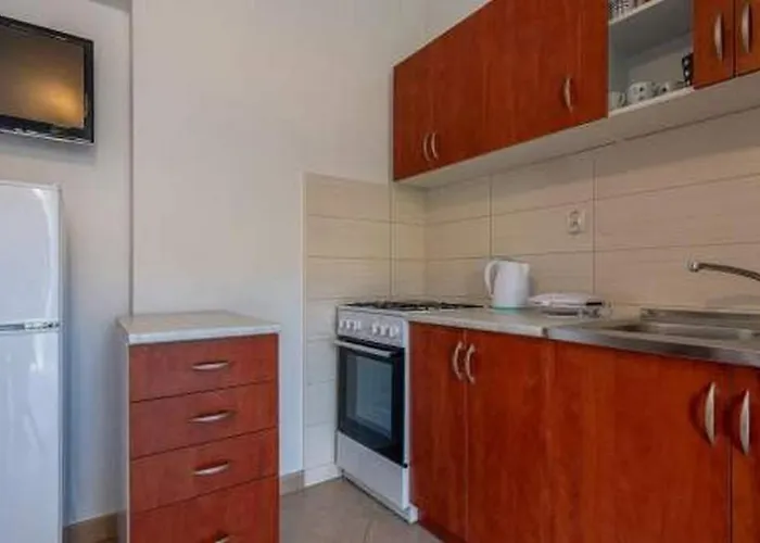 Apartments With Parking Space Grebastica, Sibenik - 11572 Baselovici