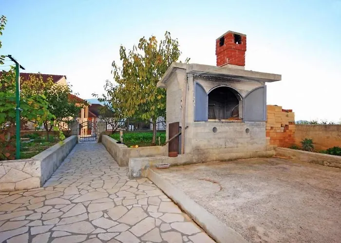 Apartman Apartments With Parking Space Grebastica, Sibenik - 11572 *