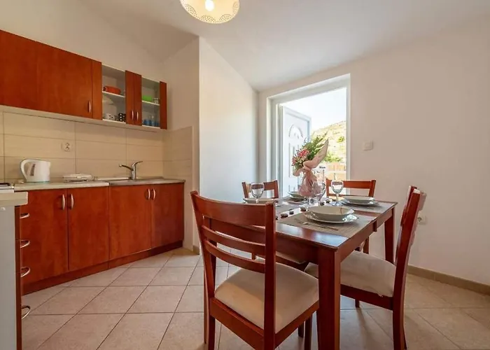 Appartement With Parking Space Grebastica, Sibenik - 11572