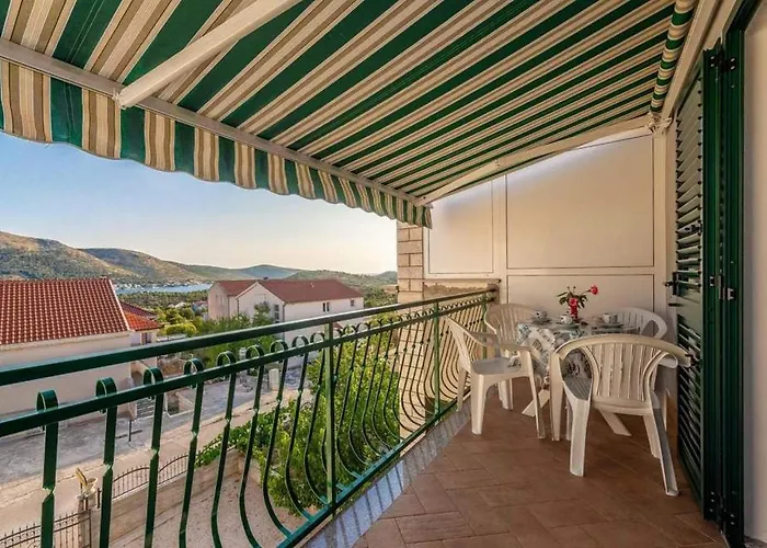 Apartments With Parking Space Grebastica, Sibenik - 11572 *